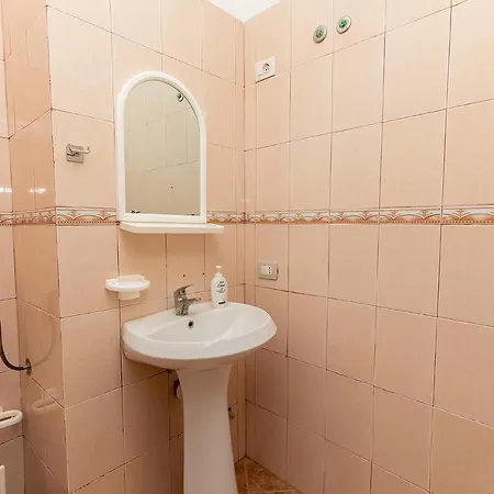 Dini בית הארחה