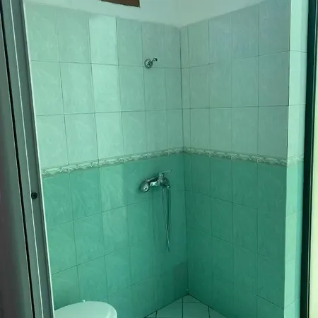 Casa de hóspedes Dini