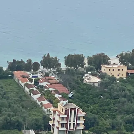 Dini בית הארחה