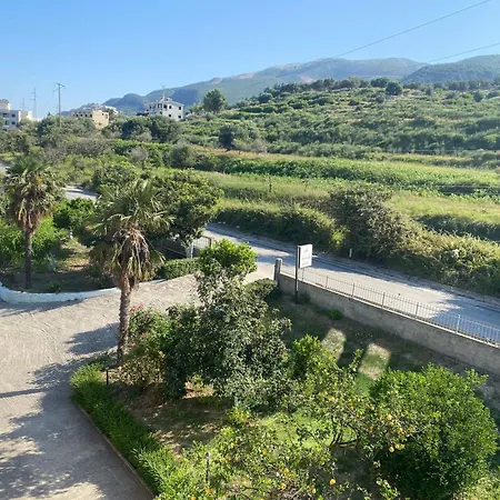 게스트하우스 Dini Radhimë